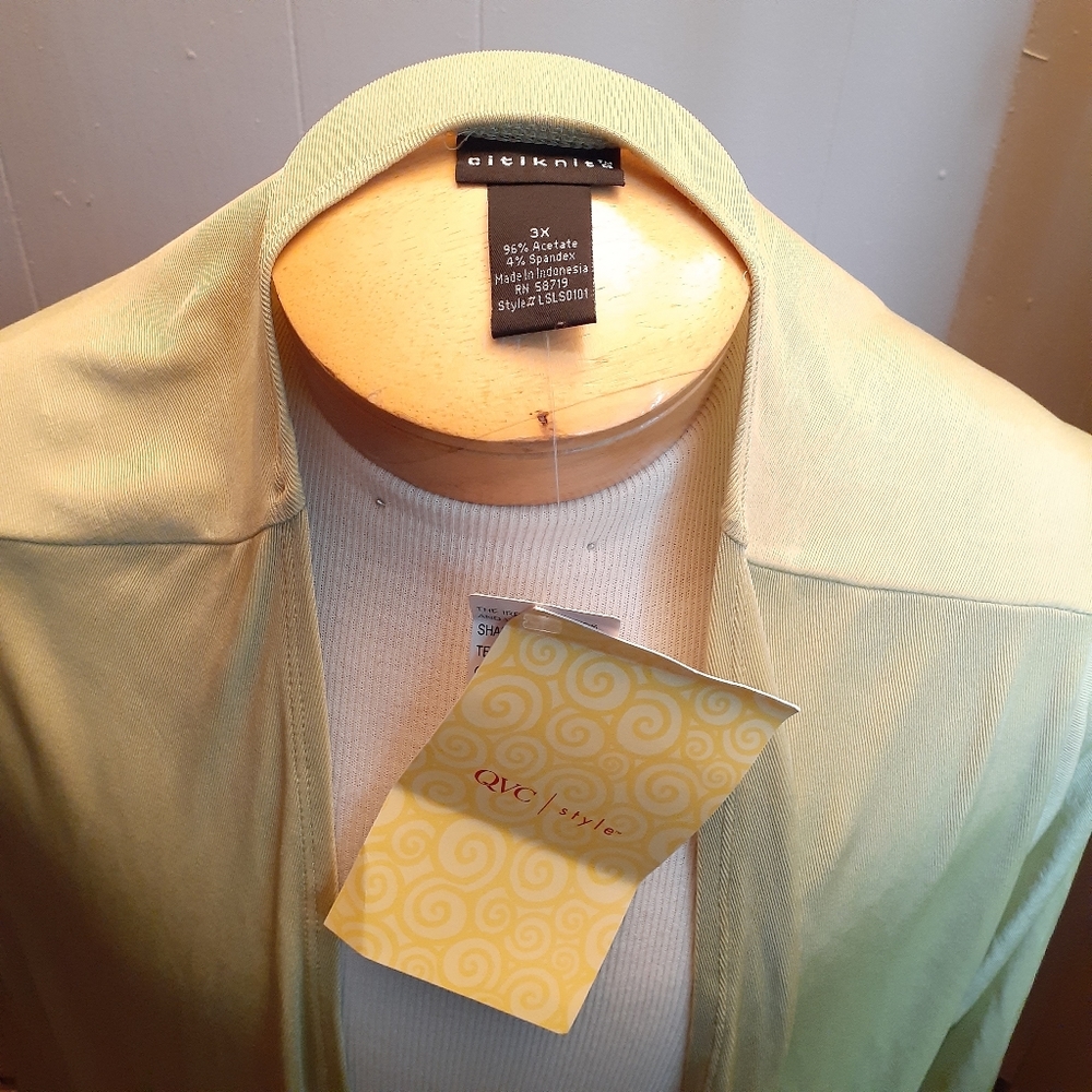 womans jacket - Picture 3 of 7
